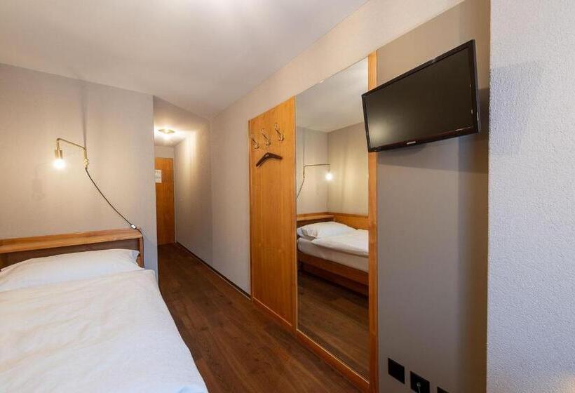 חדר סטנדרט יחיד, Alex