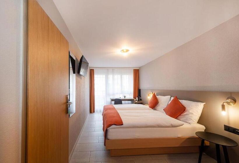 חדר סטנדרט, Alex