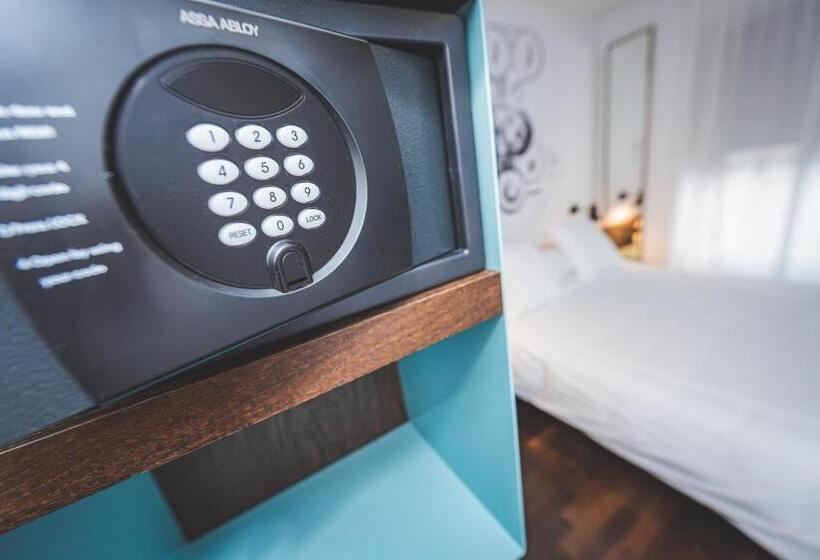 اتاق استاندارد با تخت بزرگ, Bernina Geneva