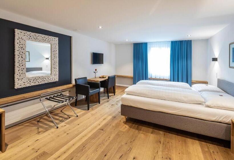 古典房间, Chur.ch