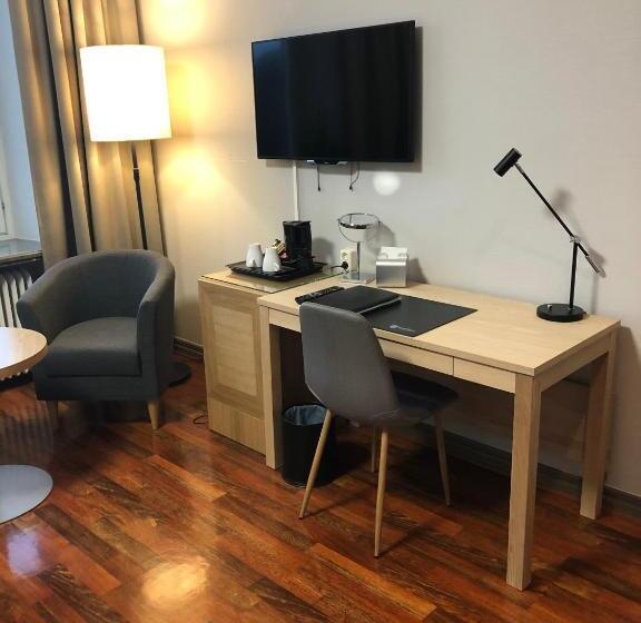 חדר סטנדרט עם טרסה, Grand Hotel Falkenberg