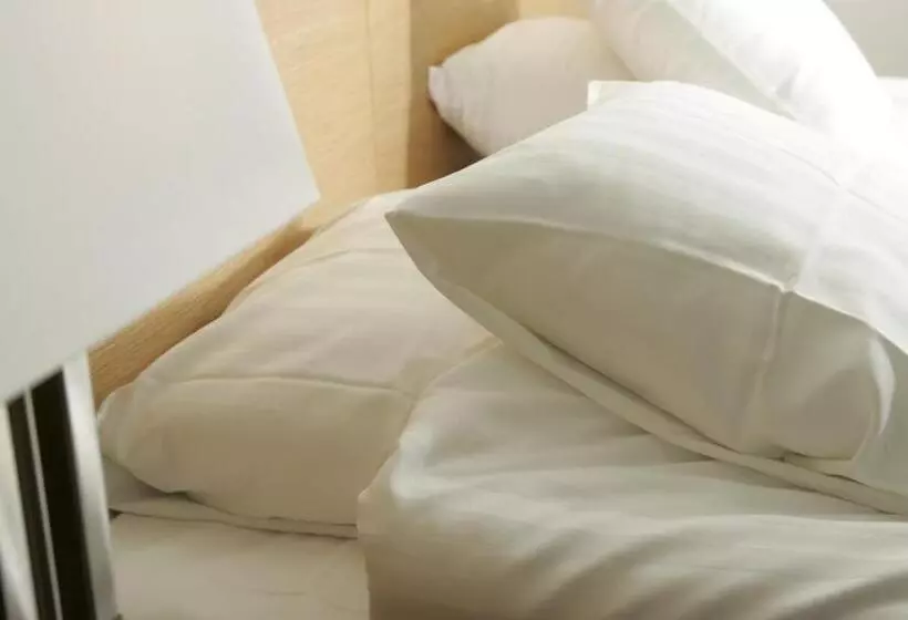 Economy Yhden Hengen Huone, Grand Hotel Falkenberg