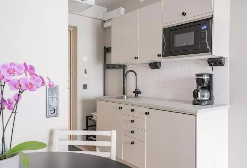 スタンダードスタジオ, L Hanöhus Hällevik