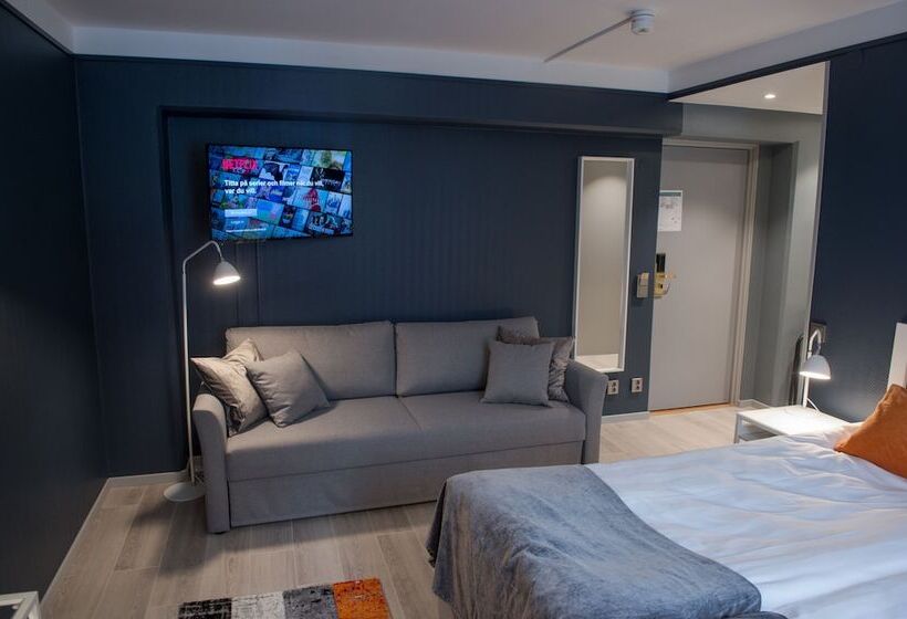 חדר משפחתי, Stensson