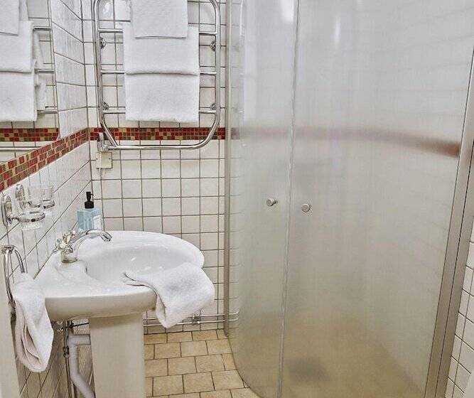 Четырехместный Номер Стандарт, Skara Stadshotell