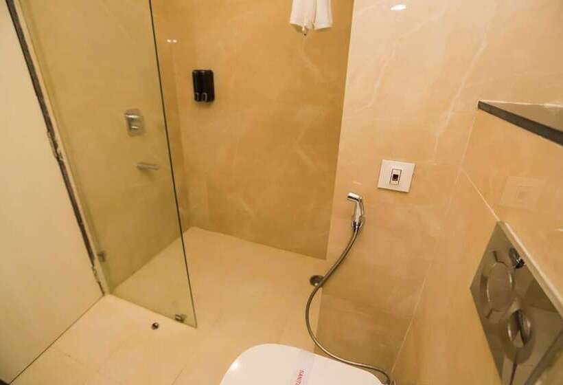 Deluxe Rum, Aarunya Royale