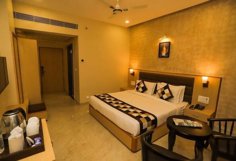 Deluxe Rum, Aarunya Royale