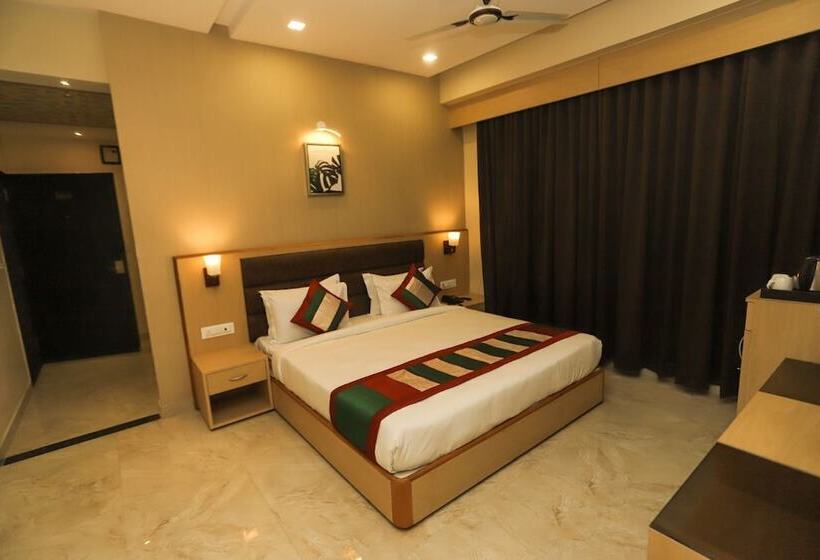 Deluxe Rum, Aarunya Royale