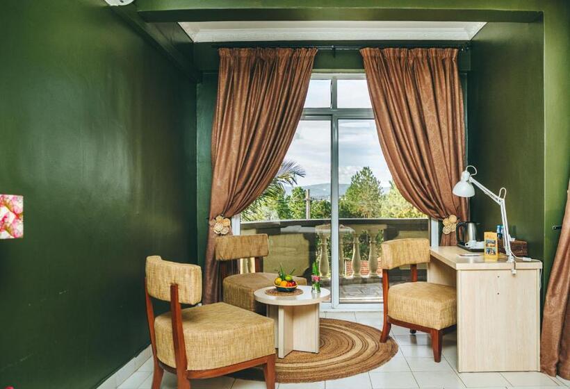 سوئیت با بالکن, Amata N Ubuki Boutique Hotel Ltd