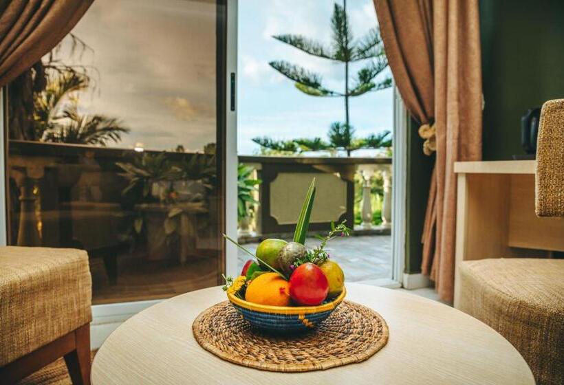 سوئیت با بالکن, Amata N Ubuki Boutique Hotel Ltd