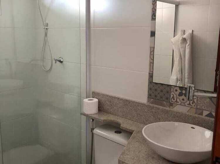 חדר משפחתי, Pousada Romã