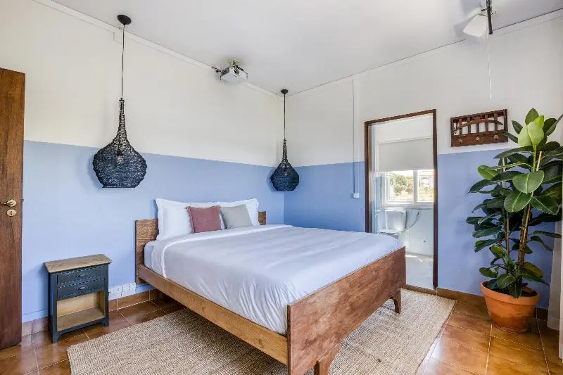 デラックスルーム, Mute Hostel Milfontes
