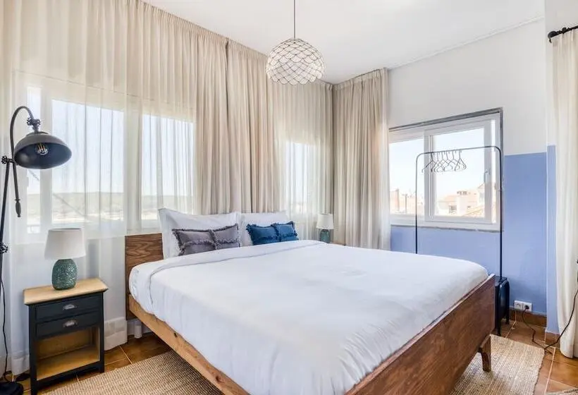 デラックスルーム, Mute Hostel Milfontes