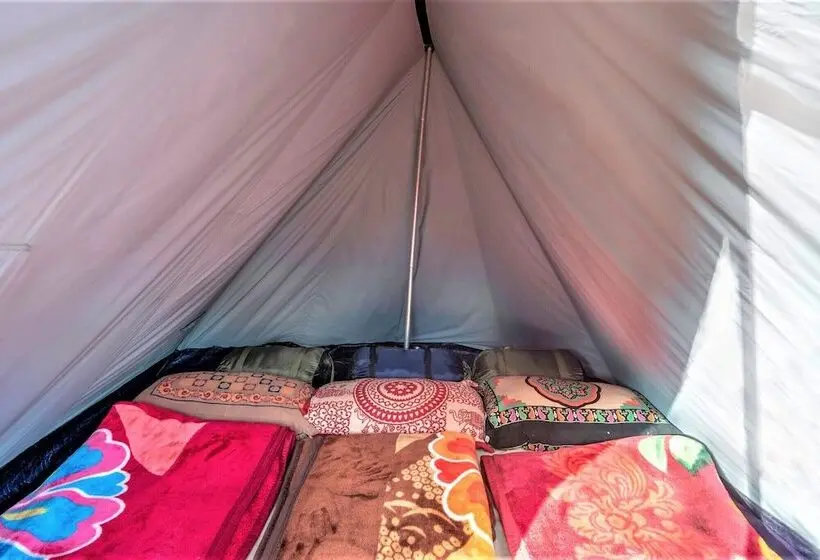 چادر با خدمات رفاهی استاندارد, Triund Camps Riverside Resort