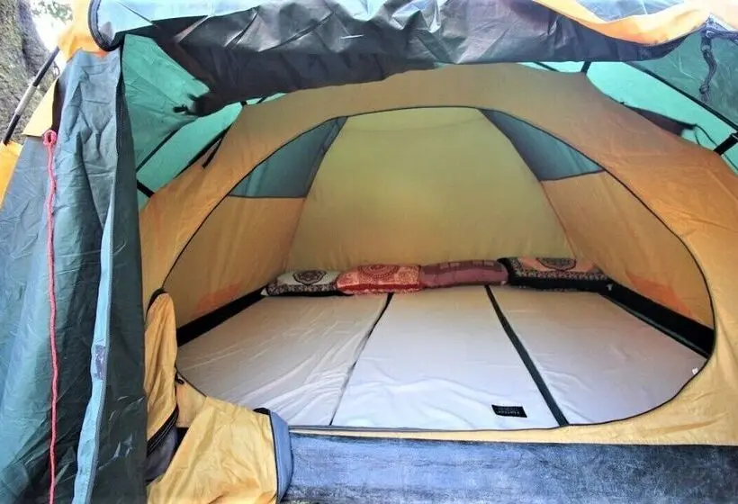 چادر با خدمات رفاهی استاندارد, Triund Camps Riverside Resort