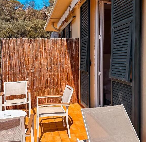 Superior Room with Terrace, Villa Anita