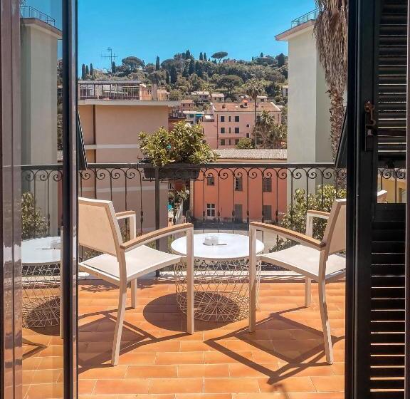 اتاق لوکس با بالکن, Villa Anita