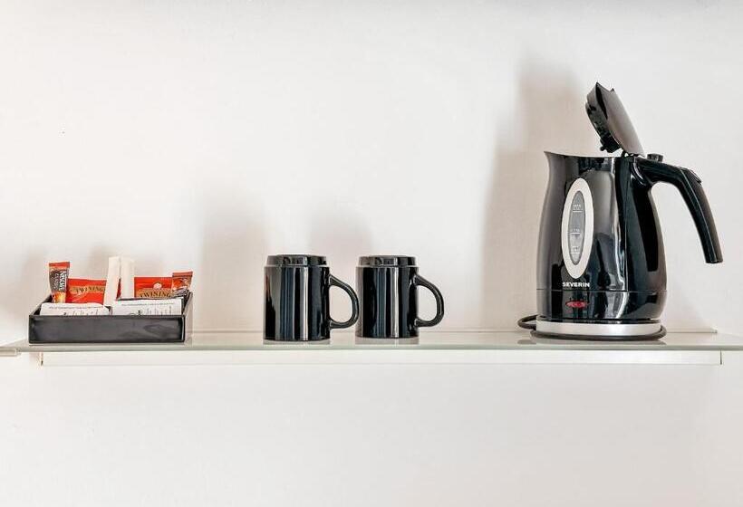 سوئیت جونیور با چشم‌انداز باغ, Villa Anita