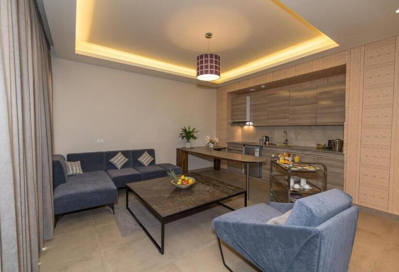 1 Bedroom Penthouse Apartment, Roots Hotel Apartments Abidjan