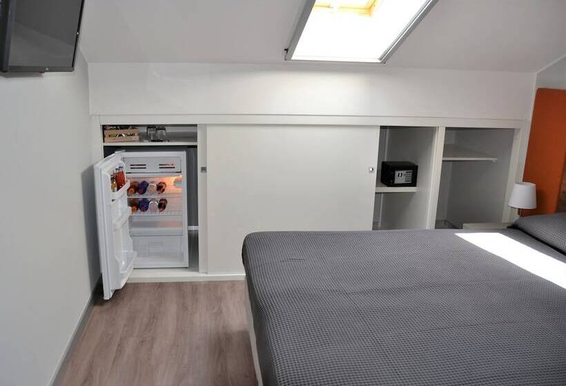 オーシャンビュースタンダードルームバルコニー付き, Etna Sunrise B&b
