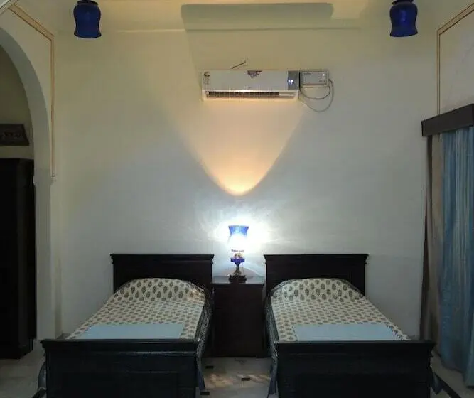 デラックスルーム, Dhulagarh Heritage Palace Hotel Near Jaipur