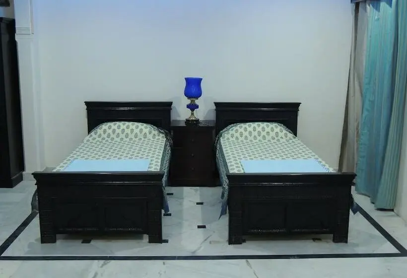 デラックスルーム, Dhulagarh Heritage Palace Hotel Near Jaipur