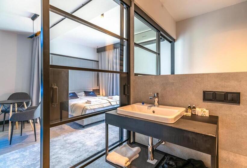 استودیو استاندارد با تراس, Marina Nawigator