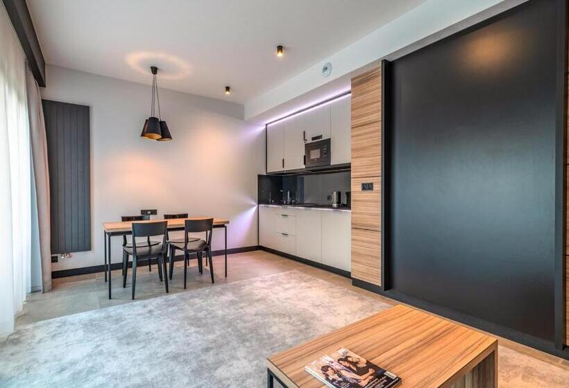 2 Bedroom Suite with Terrace, Marina Nawigator