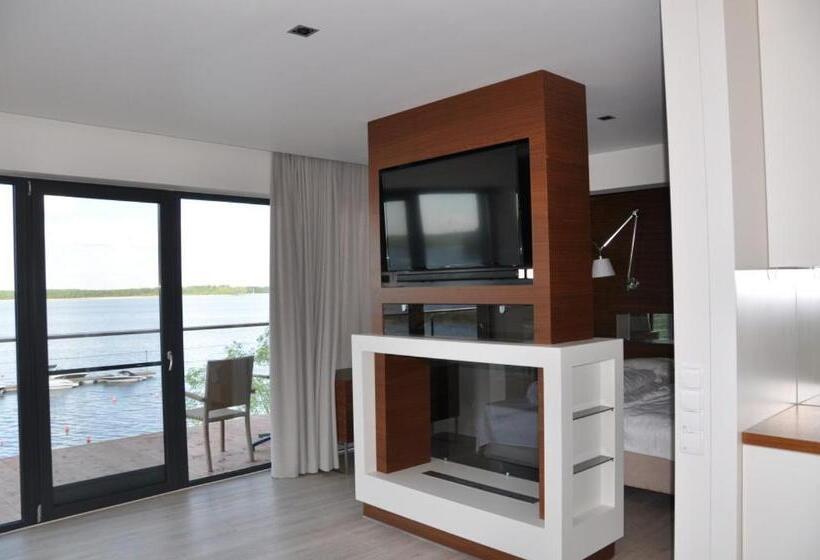 1 Bedroom Apartment Lake View, Marina Nawigator