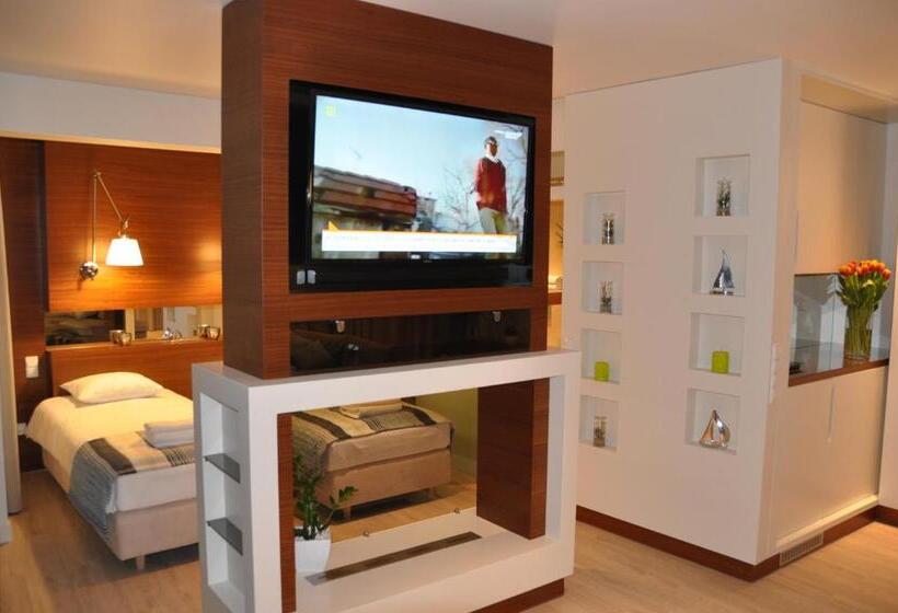 1 Bedroom Apartment Lake View, Marina Nawigator