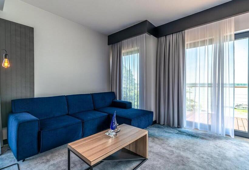 Suite with lake view, Marina Nawigator