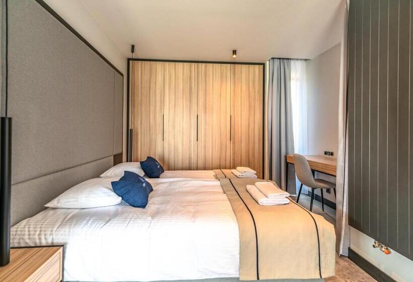 Suite with lake view, Marina Nawigator