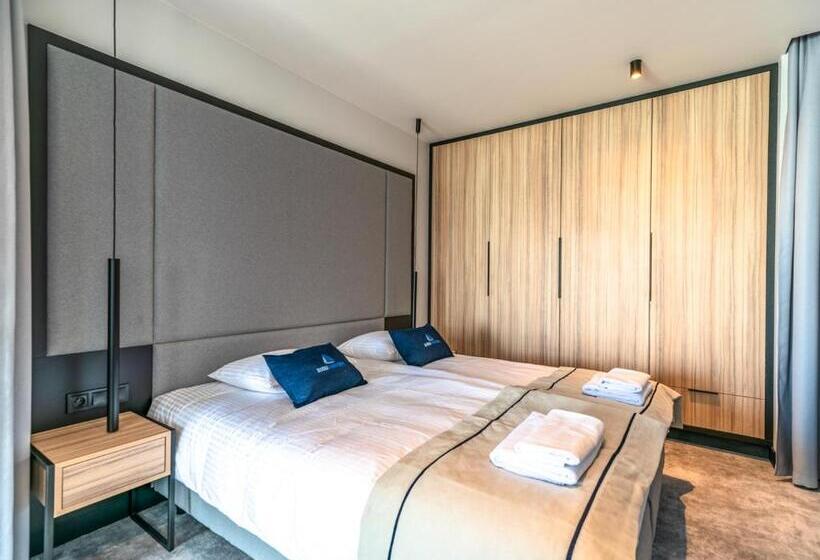 Suite with lake view, Marina Nawigator