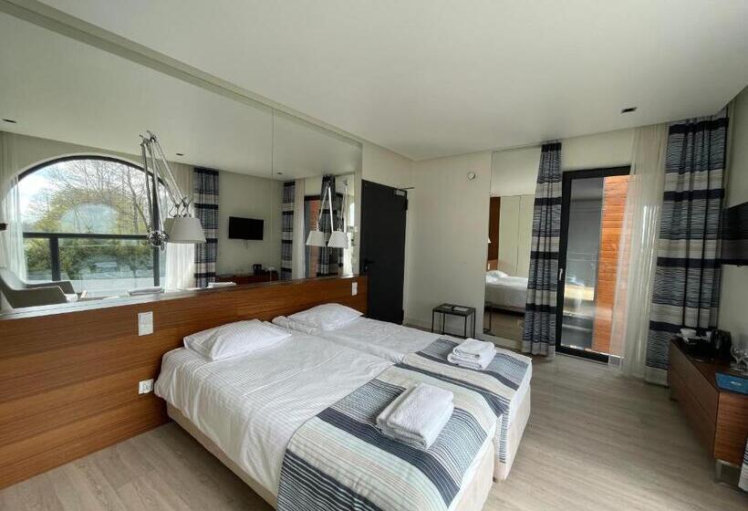 اتاق استاندارد, Marina Nawigator