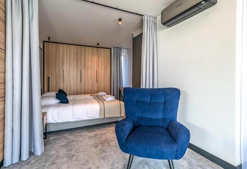 Suite with lake view, Marina Nawigator