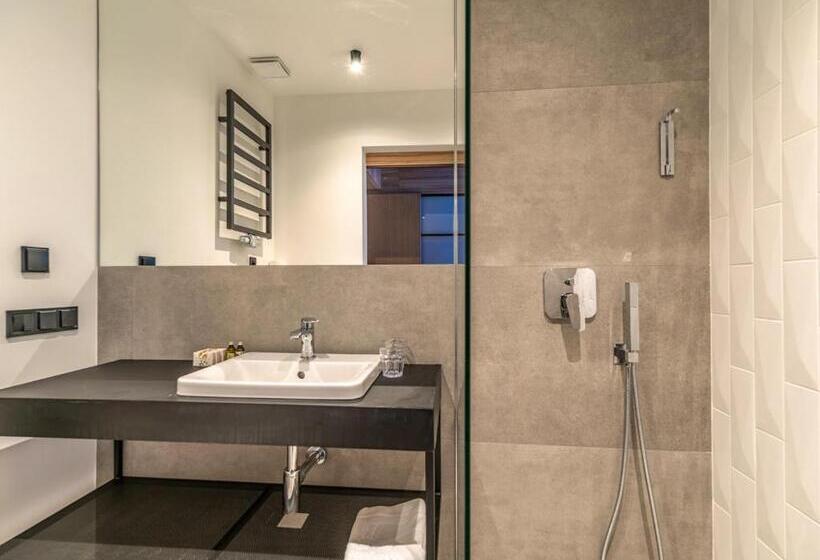 Suite with lake view, Marina Nawigator