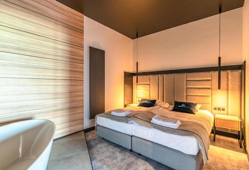 Suite with lake view, Marina Nawigator