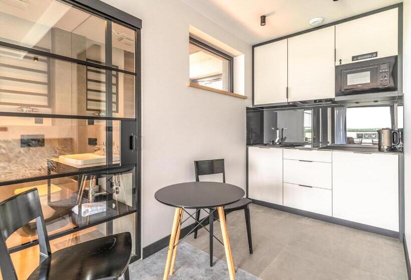 Suite with lake view, Marina Nawigator