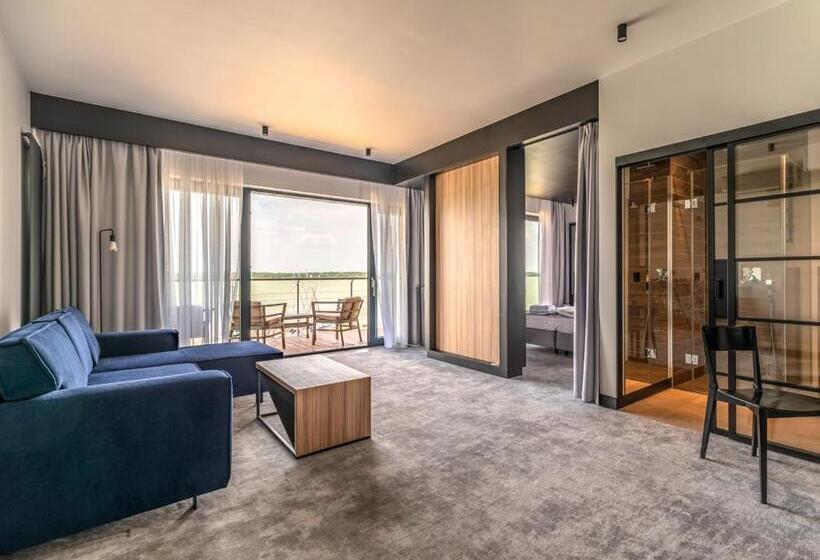 Suite with lake view, Marina Nawigator