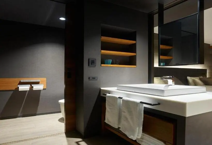 Basic-huone Parveke, Mitsui Garden Hotel Jingugaien Tokyo Premier