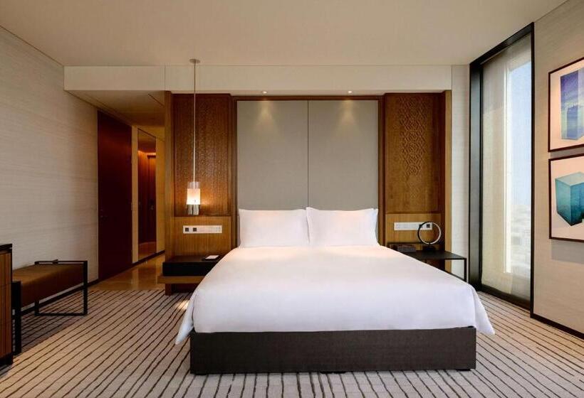 اتاق دلوکس با تخت کینگ و چشم‌انداز شهر, Park Hyatt Doha