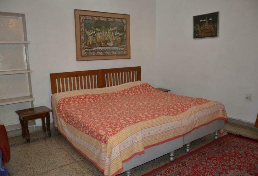 اتاق لوکس, Shahar Palace