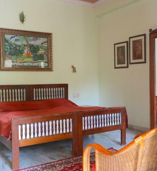 اتاق لوکس, Shahar Palace