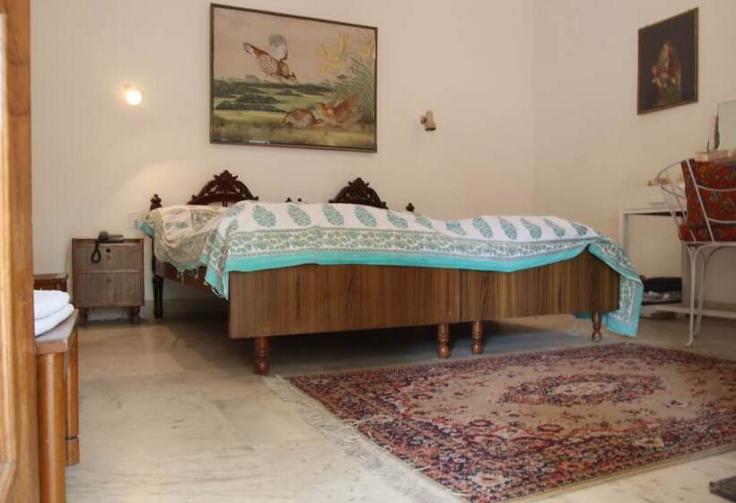 اتاق لوکس, Shahar Palace