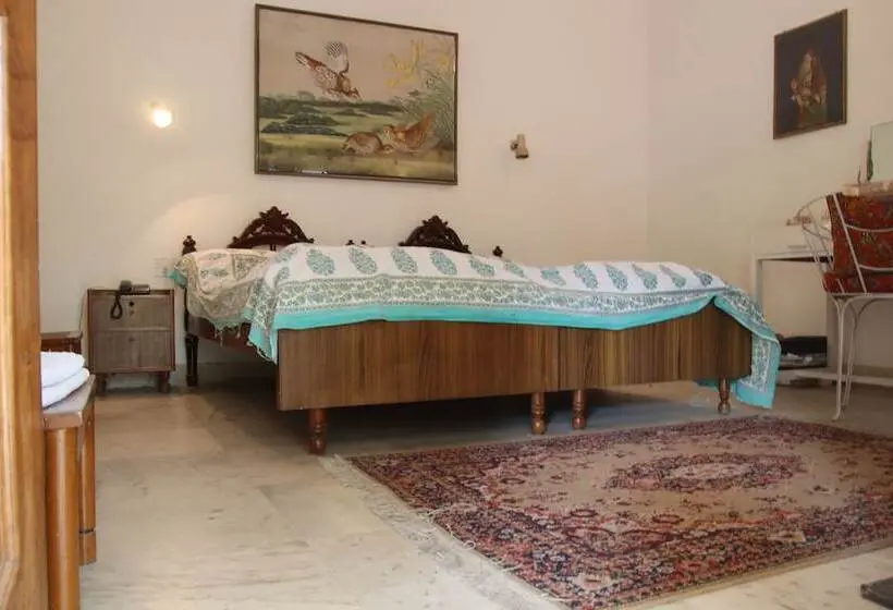 اتاق لوکس, Shahar Palace