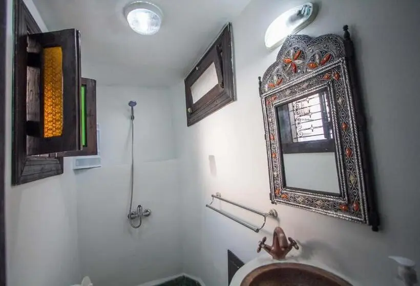 اتاق استاندارد چهار تخته, Dar Milouda Rcif