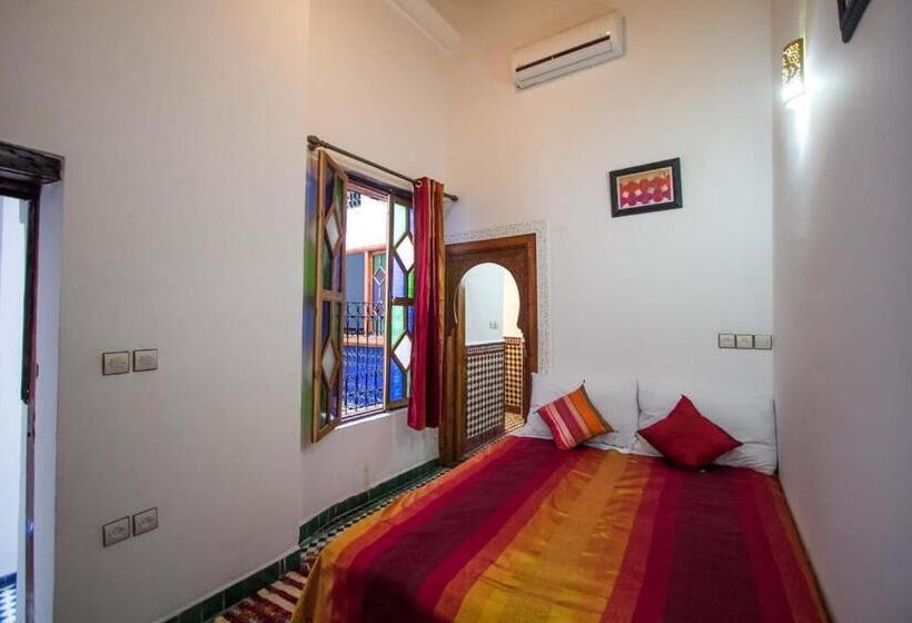 اتاق اکونومی, Dar Milouda Rcif