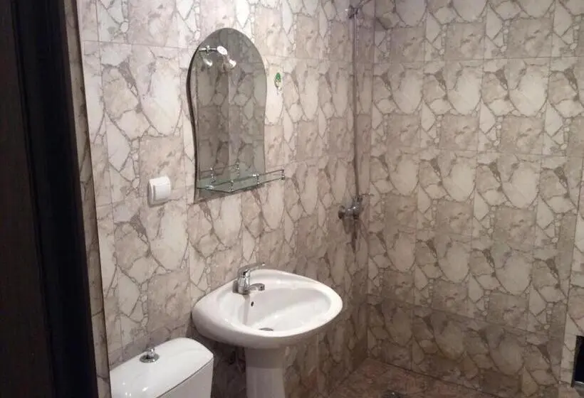 Classic Neljän Hengen Huone, Hayq Hotel Dilijan