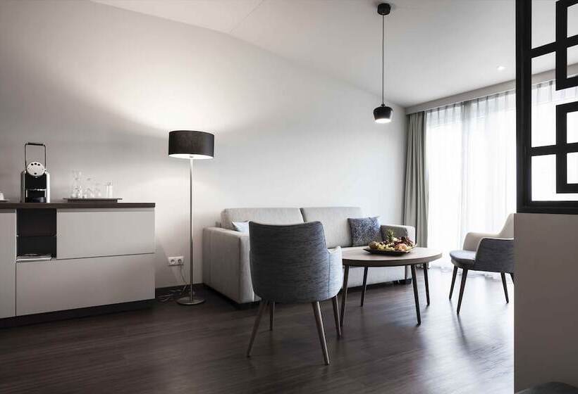 جناح ديلوكس, Nuhr Medical   Hotel & Restaurant