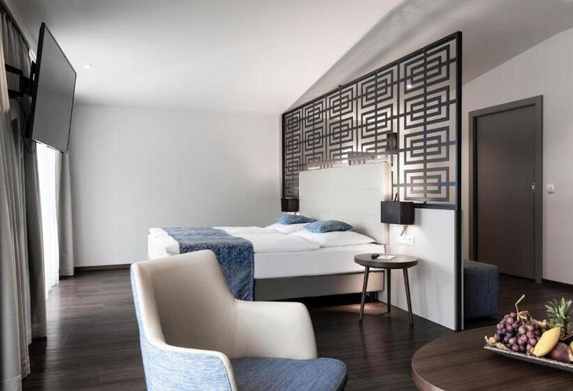 جناح ديلوكس, Nuhr Medical   Hotel & Restaurant